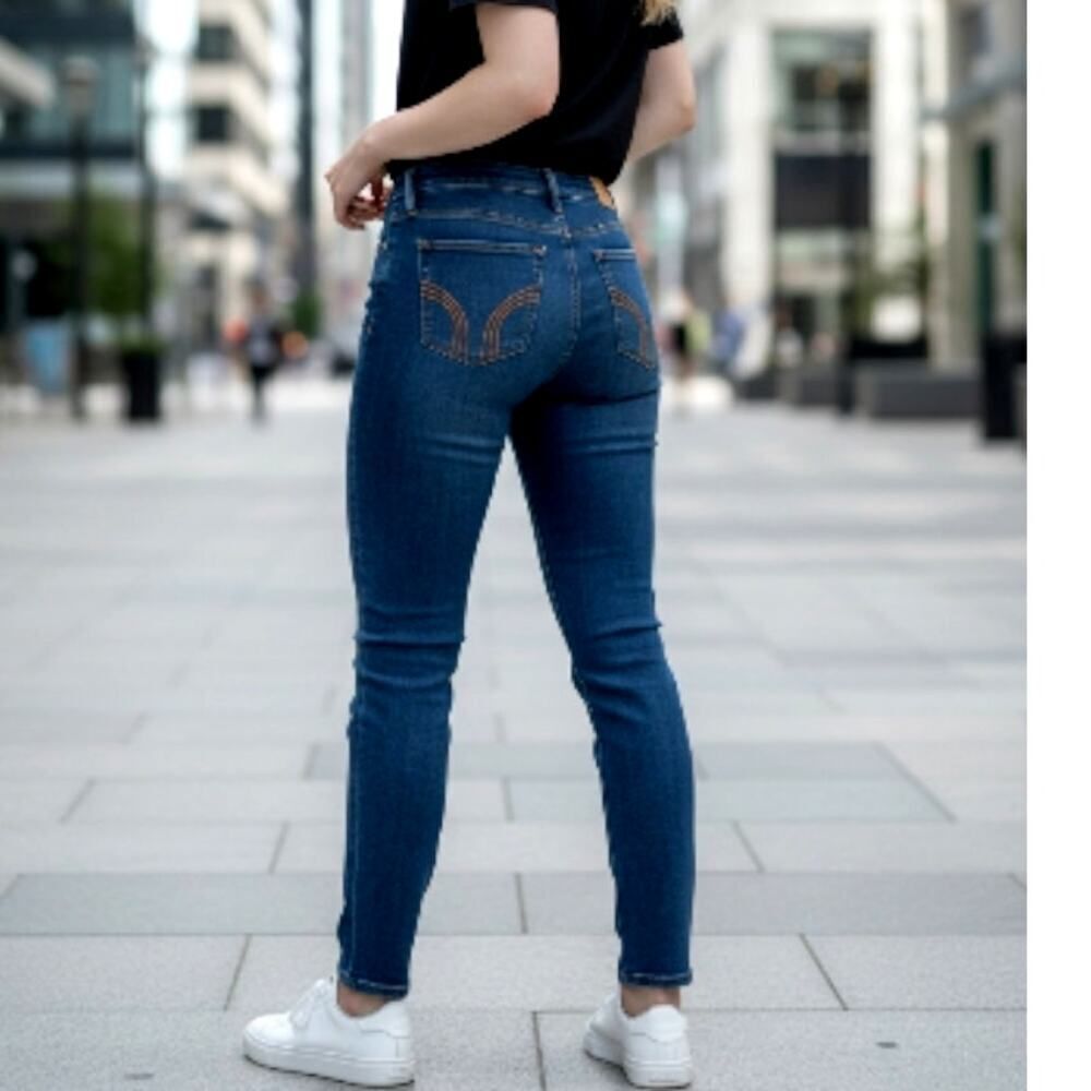 Hollister Womens Dark Wash Skinny Jeans - Size 25x29